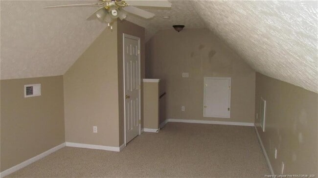 Building Photo - 2442 Larwood Dr