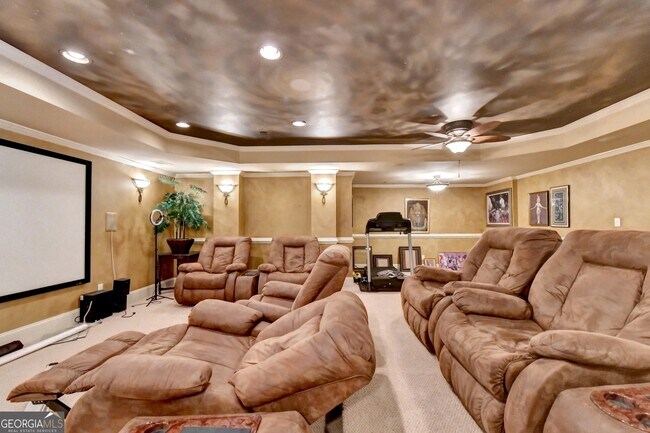 Building Photo - 8910 Pinehurst Cove