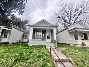 Building Photo - 1Br House