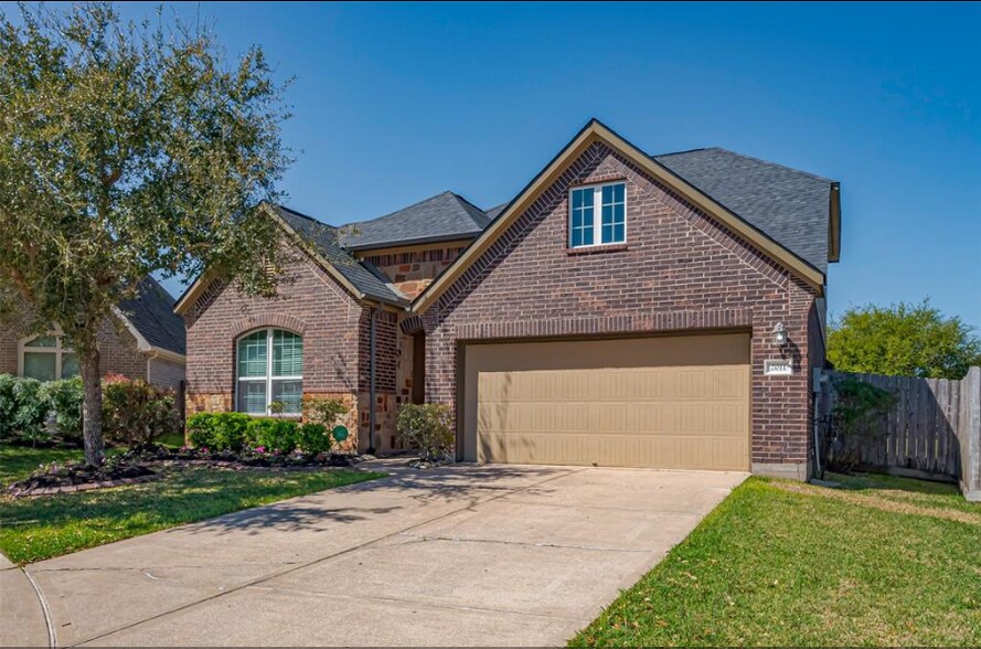 Building Photo - 2011 Fern River Ct