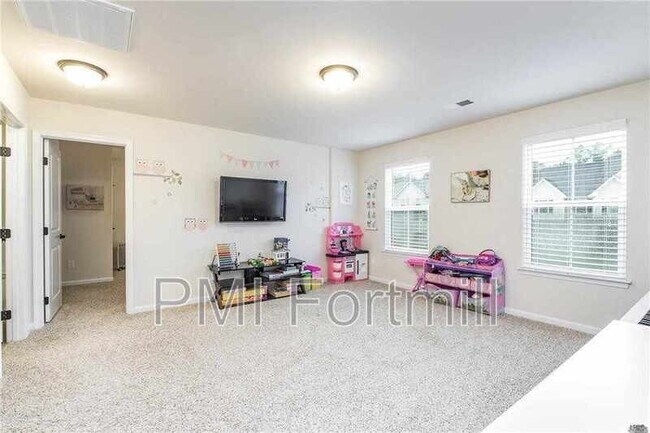 Building Photo - 1351 Yellow Springs Dr
