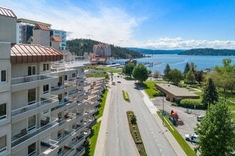 Building Photo - Beautiful Downtown Coeur d' Alene Condo  w/ Amazing Views!