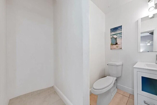Building Photo - 941 Ocean Dr