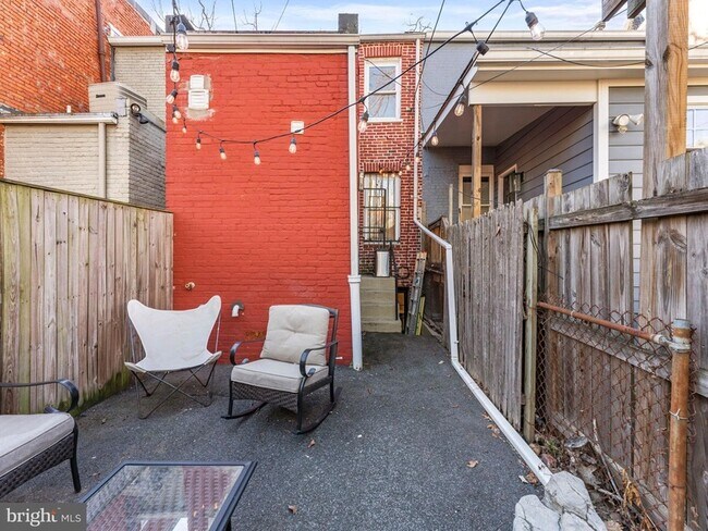 Building Photo - 1421 New Jersey Ave NW