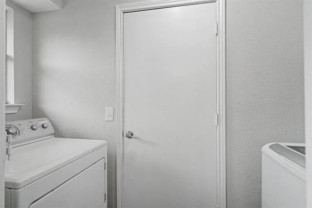 Building Photo - 2126 Teakwood Ln