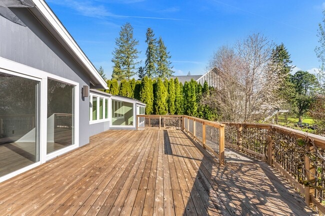 Building Photo - 4-Bedroom Luxury Home for Rent by Portland Golf Club