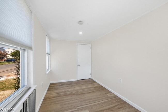Building Photo - 317 Hawthorne Ave