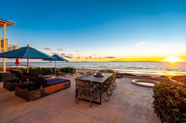 Building Photo - GORGEOUS CUSTOM BEACH HOME - Solimar Beach Colony