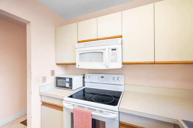 Building Photo - 33 Lake Vista Trail