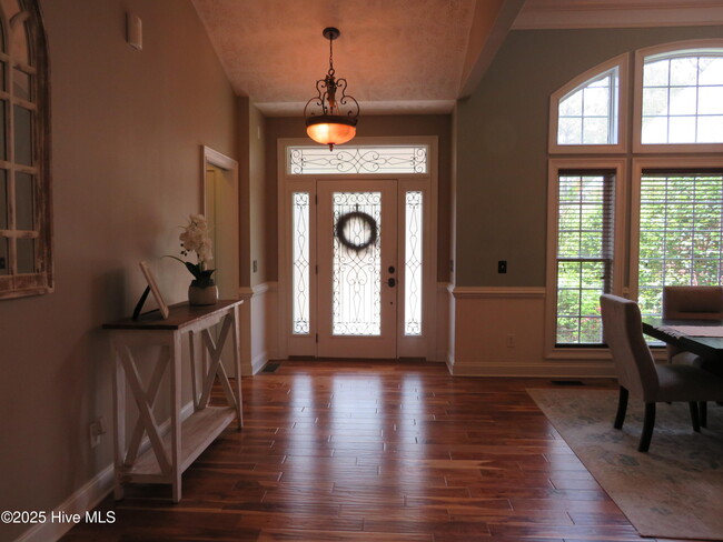 Building Photo - 10 Winding Trail