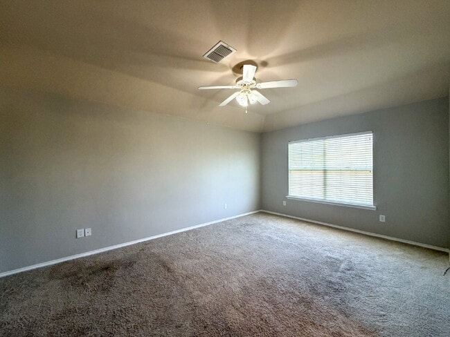 Building Photo - 3 Bedroom 2 Bath Located in Cooper District!