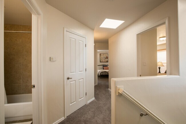 Building Photo - 3432 Del Agua Ct NE