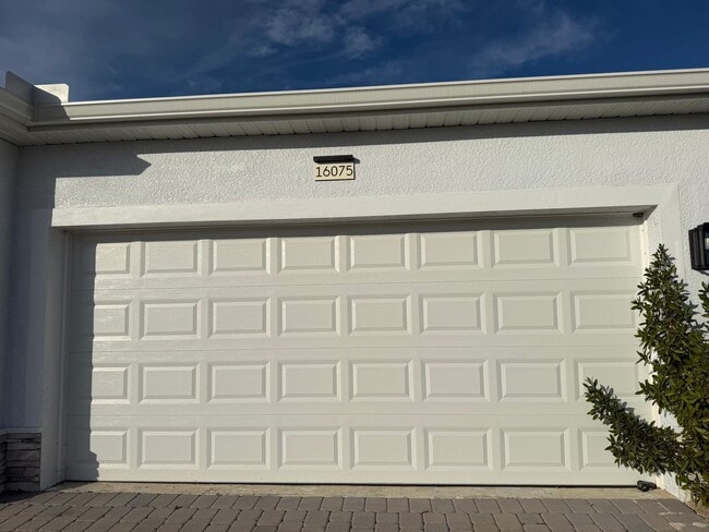 Building Photo - 16077 Badalona Dr