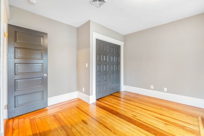 Building Photo - 22 Clarendon Ave