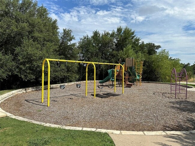 Building Photo - 755 Hoot Owl Ln S