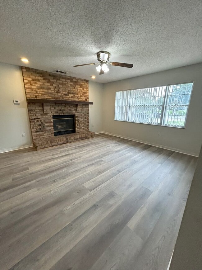 Building Photo - Dr. Phillips 4 Bedroom 2 Bathroom,