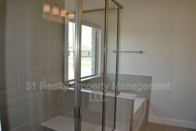 Building Photo - 1119 Sumner Dr