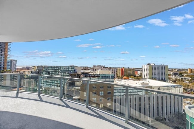 Building Photo - 400 Central Ave