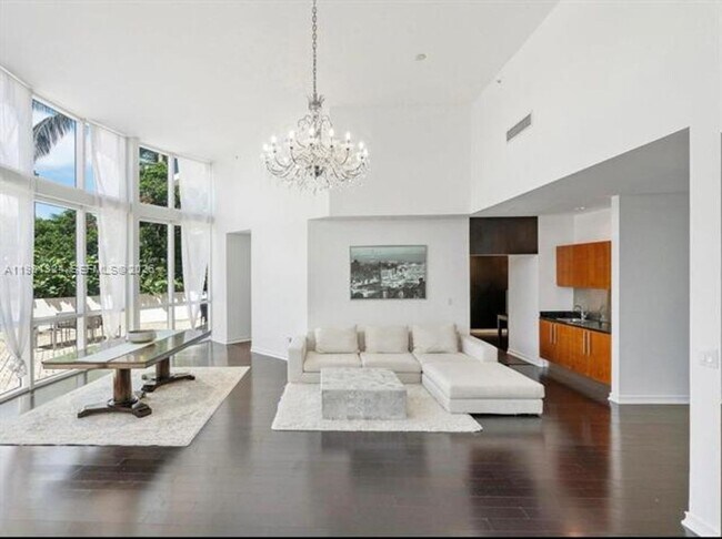 Building Photo - 18101 Collins Ave