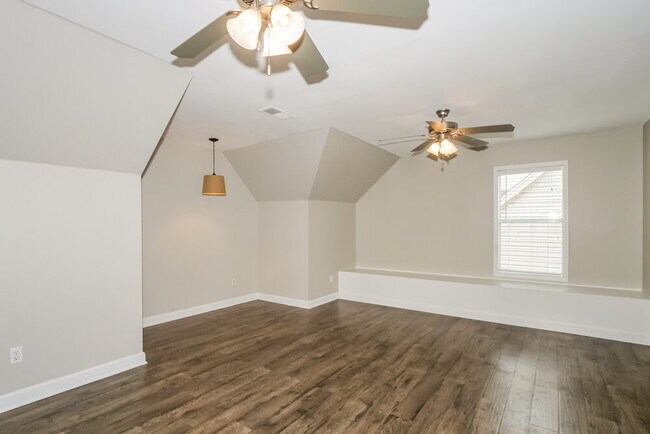 Building Photo - 2644 Graystone Dr