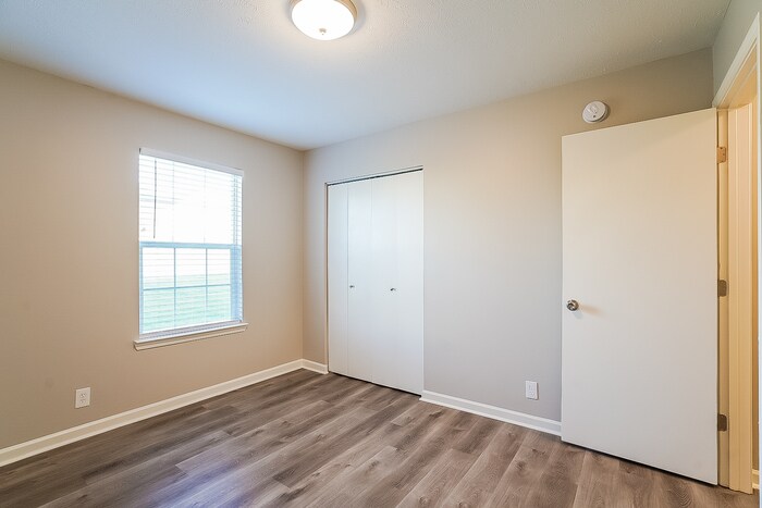 Building Photo - 1320 Lyndsey Ridge Dr