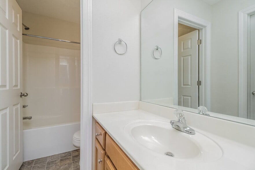 Building Photo - 1533 Passage Dr