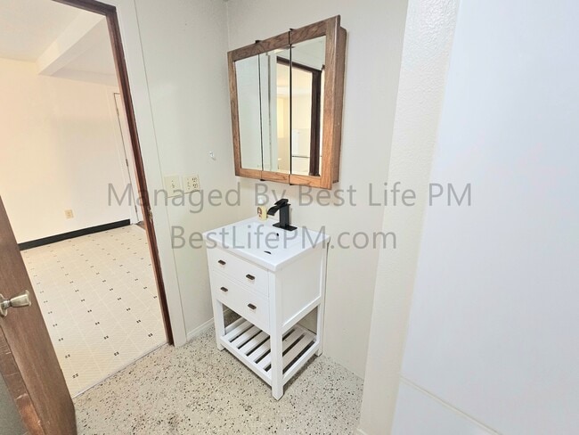 Building Photo - 3040 SE 136th Ave