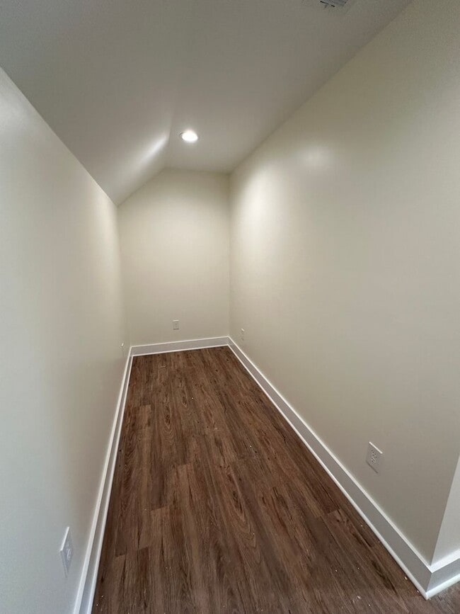 Building Photo - 2 Bed/2 Bath Long-Term Rental in Manteo!