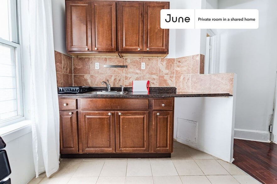Building Photo - Room in Shared 3 bed/1 bath home in Central Harlem