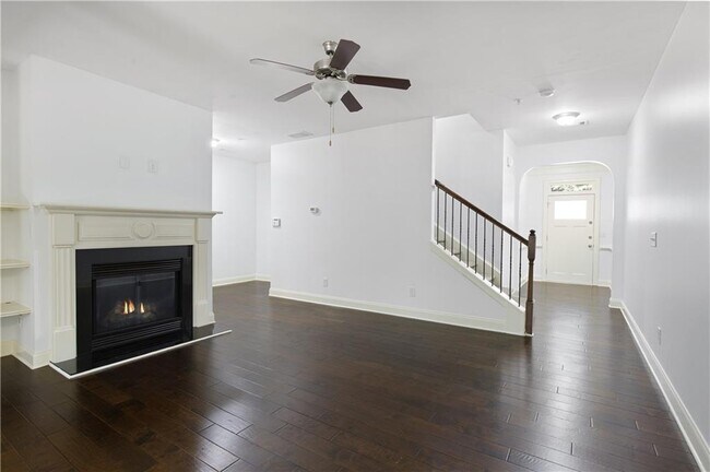 Building Photo - 2249 Knoxhill View