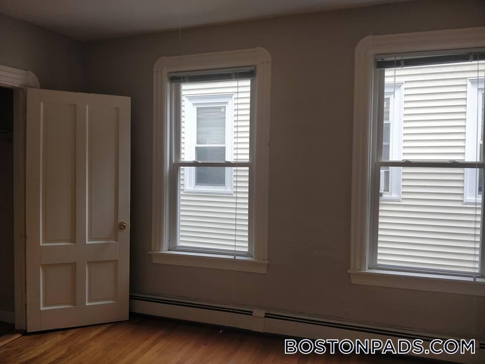 Building Photo - 568 Greene St