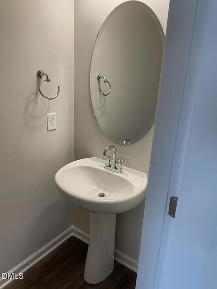 Building Photo - 930 Field Ivy Dr