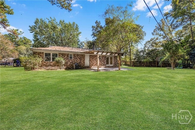 Building Photo - 615 W Tietgen St