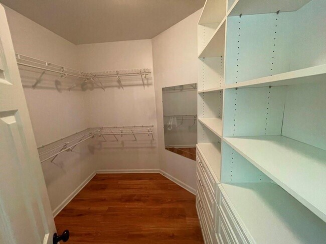 Building Photo - 510 Stonebrook Farms Dr