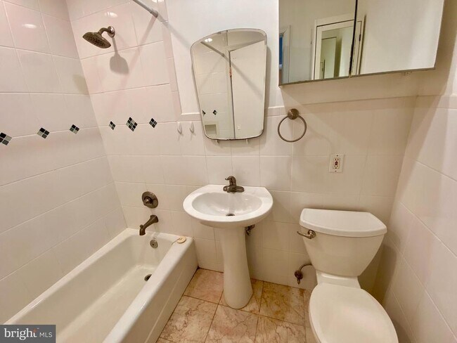 Building Photo - 8121 Edmonton Ct