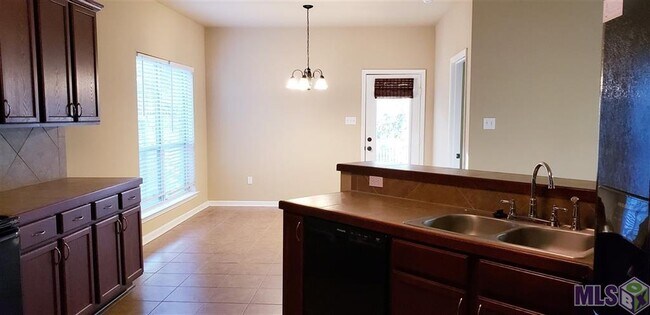 Building Photo - 6732 Silver Springs Dr