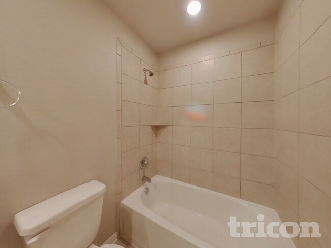 Building Photo - 13551 Paxton Blvd