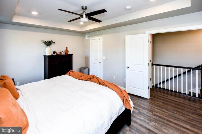 Building Photo - 5692 Stephanie Tessa Way