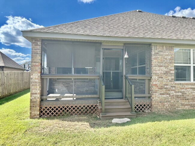 Building Photo - 5811 S 67th St
