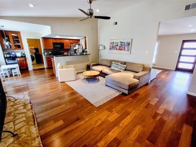 Building Photo - 7503 Chimney Corners