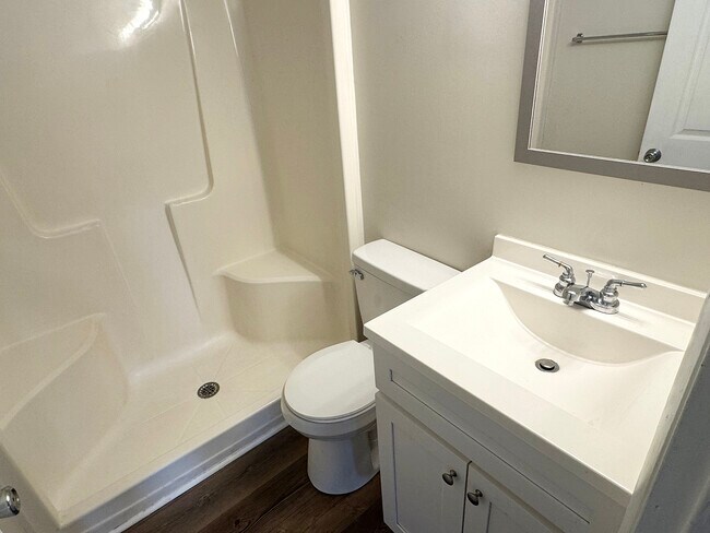 Building Photo - 4491 Holly Tree Rd