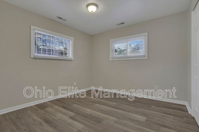 Building Photo - 2416 Dawnlight Ave