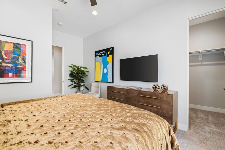 Building Photo - 4138 Indigo St