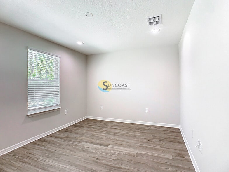 Building Photo - 3821 SW 43rd Ct