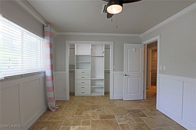 Building Photo - 1352 Shadow Ln
