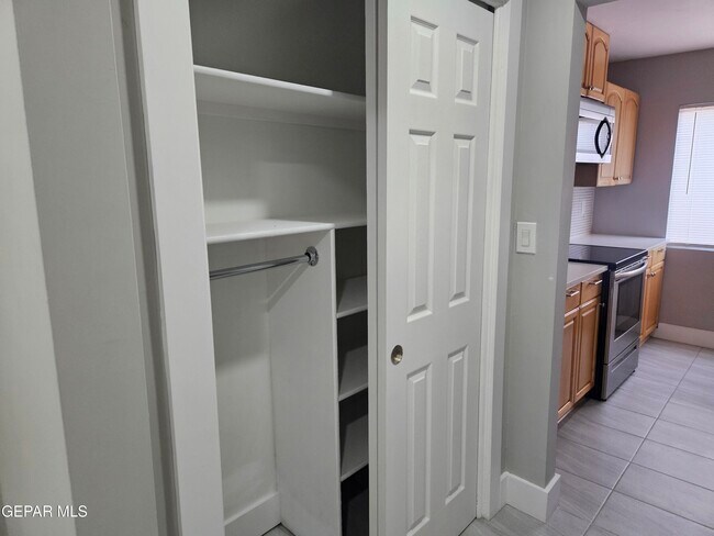 Building Photo - 252 Shadow Mountain Dr