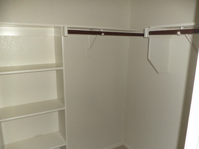 Building Photo - 1405 Sun Breeze Dr