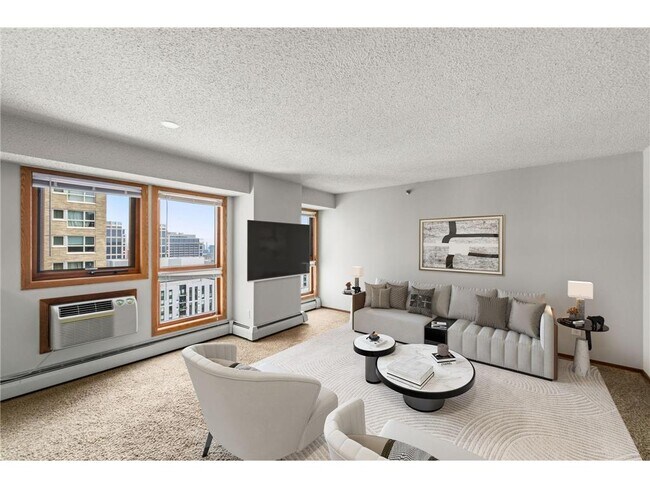Building Photo - 433 S 7th St