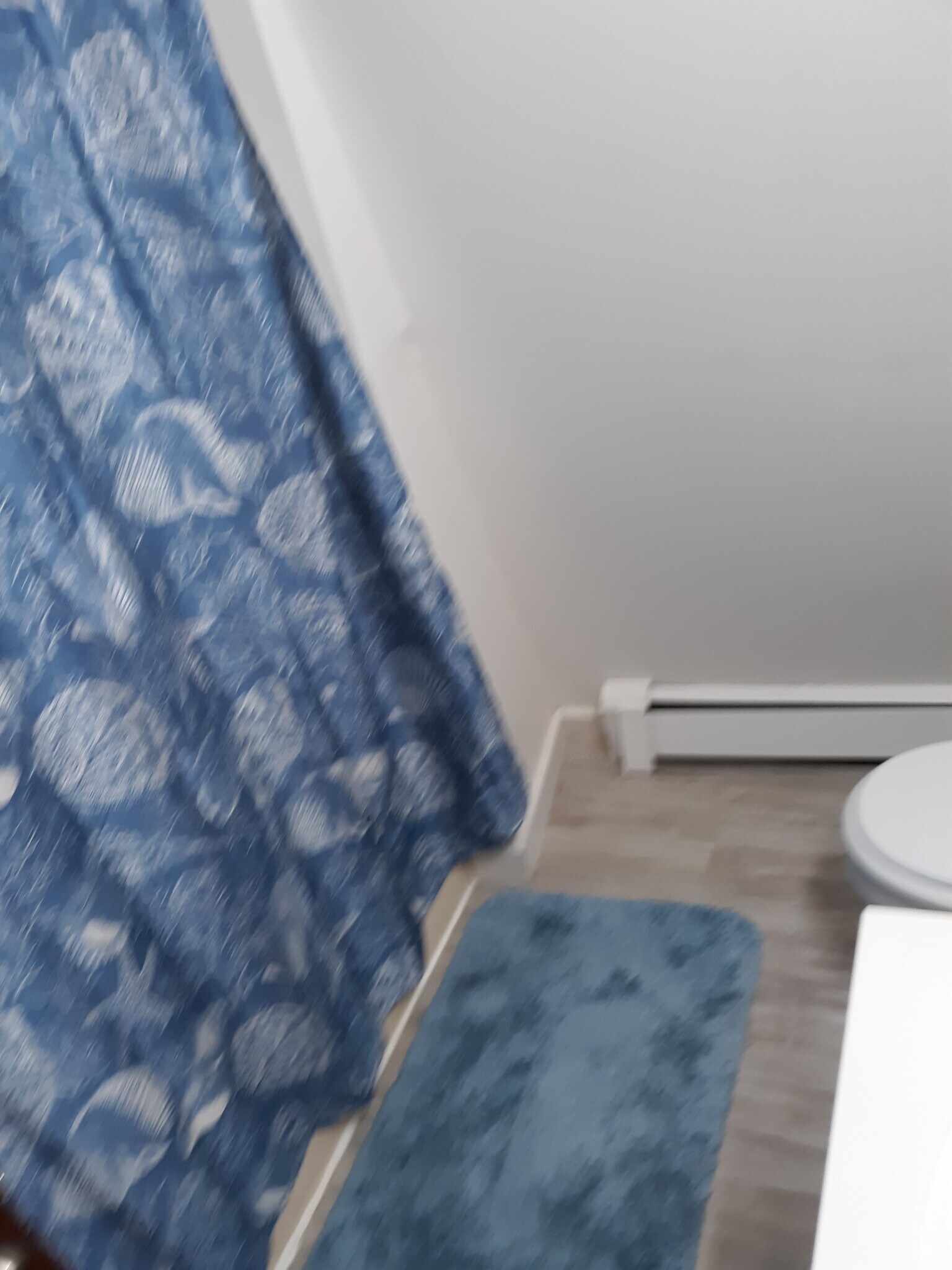 upstairs bath with shower/tub - 92 Smithfield Rd