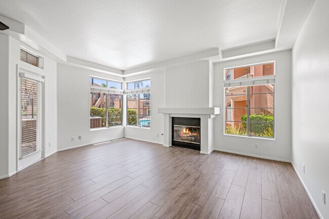 Building Photo - 3581 Cameo Dr